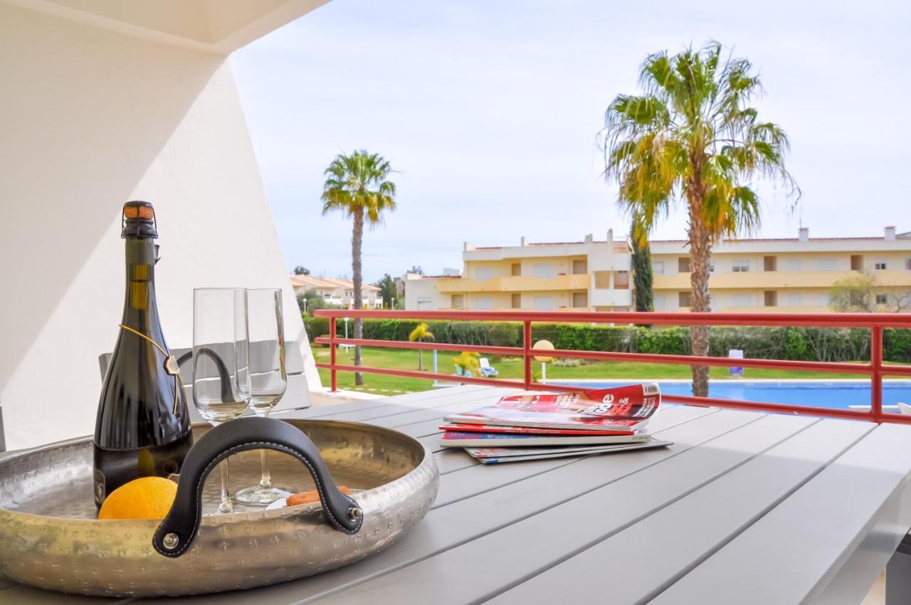 Lovelystay - 2Br Modern, Pool Access, Close To Marina & Beach Quarteira Extérieur photo