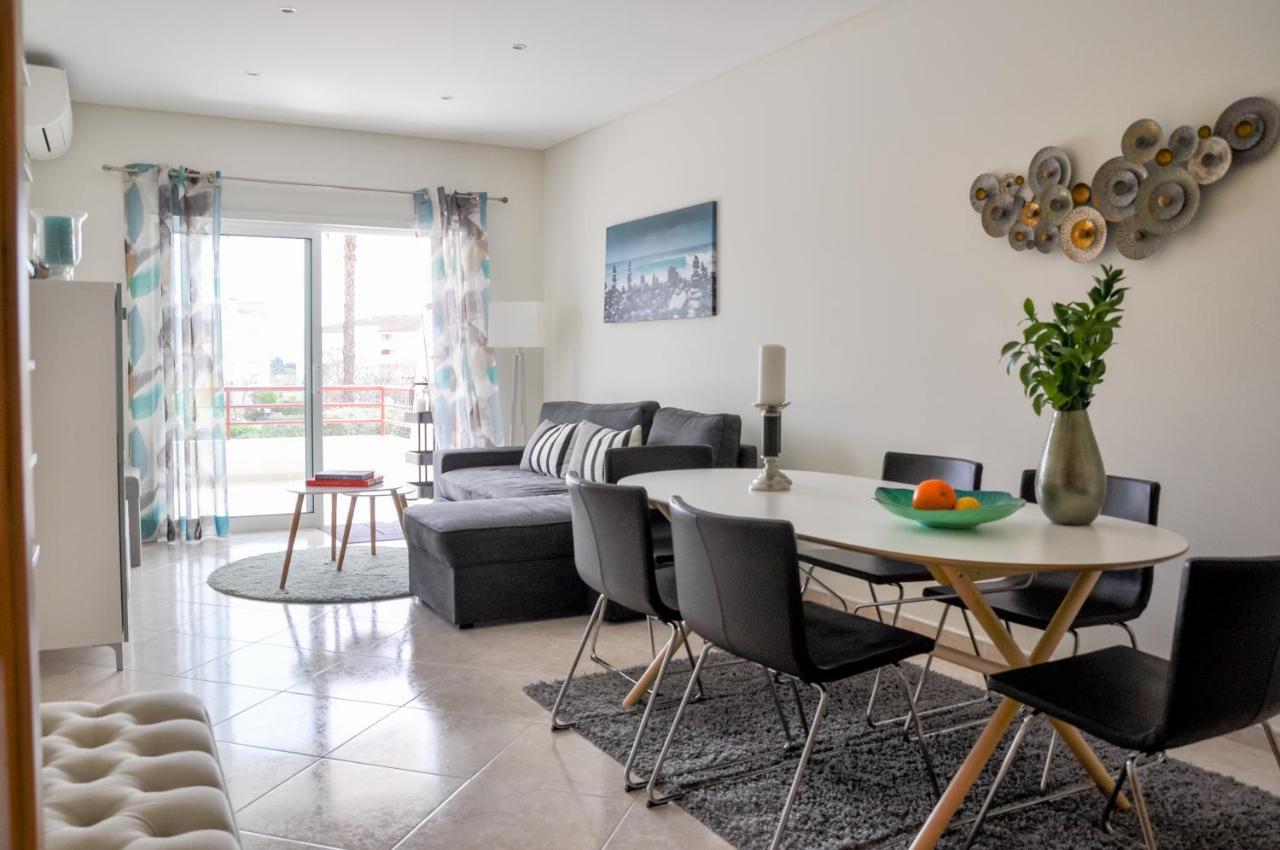 Lovelystay - 2Br Modern, Pool Access, Close To Marina & Beach Quarteira Extérieur photo