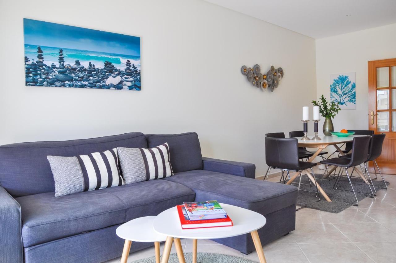 Lovelystay - 2Br Modern, Pool Access, Close To Marina & Beach Quarteira Extérieur photo