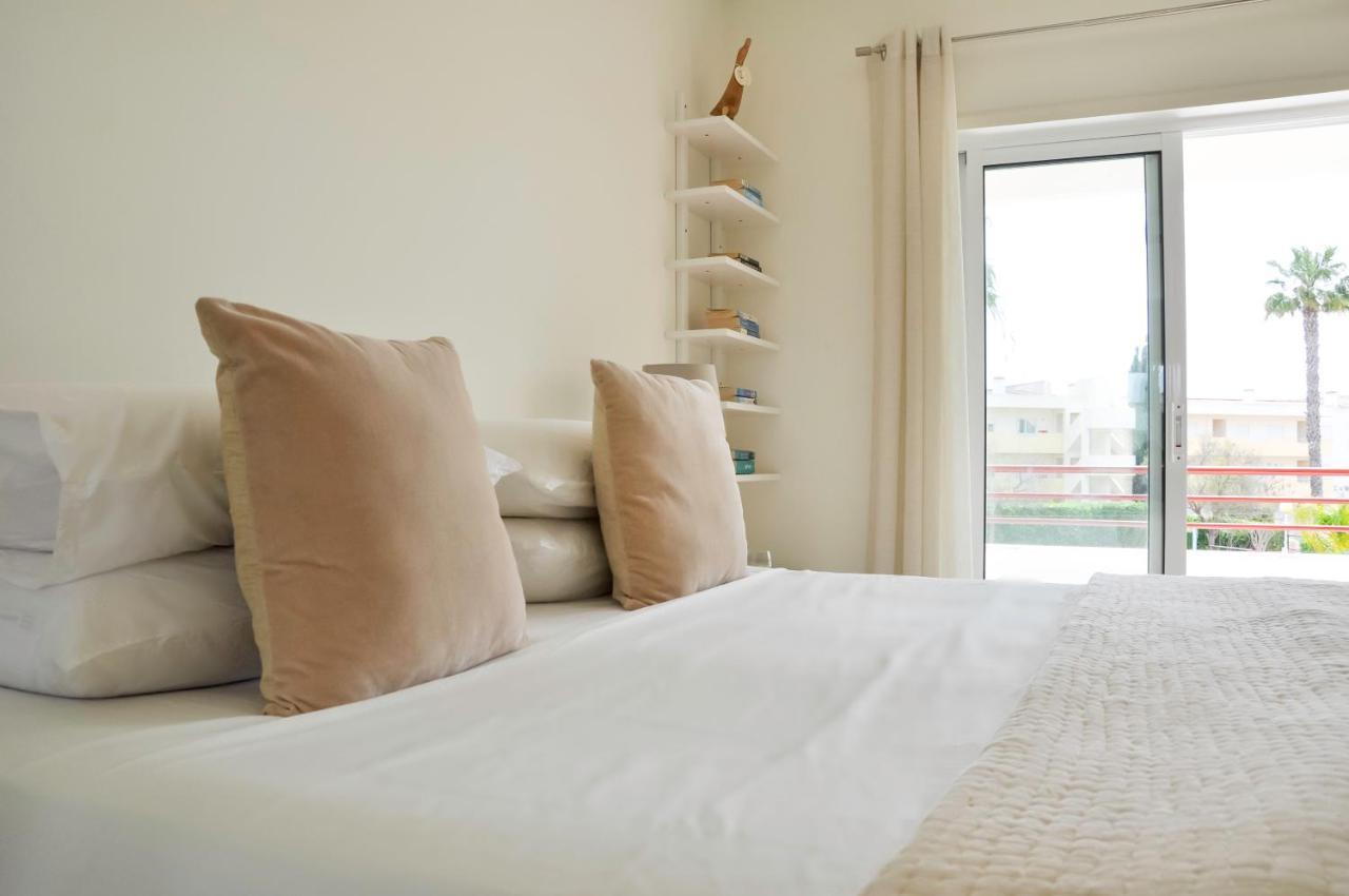 Lovelystay - 2Br Modern, Pool Access, Close To Marina & Beach Quarteira Extérieur photo